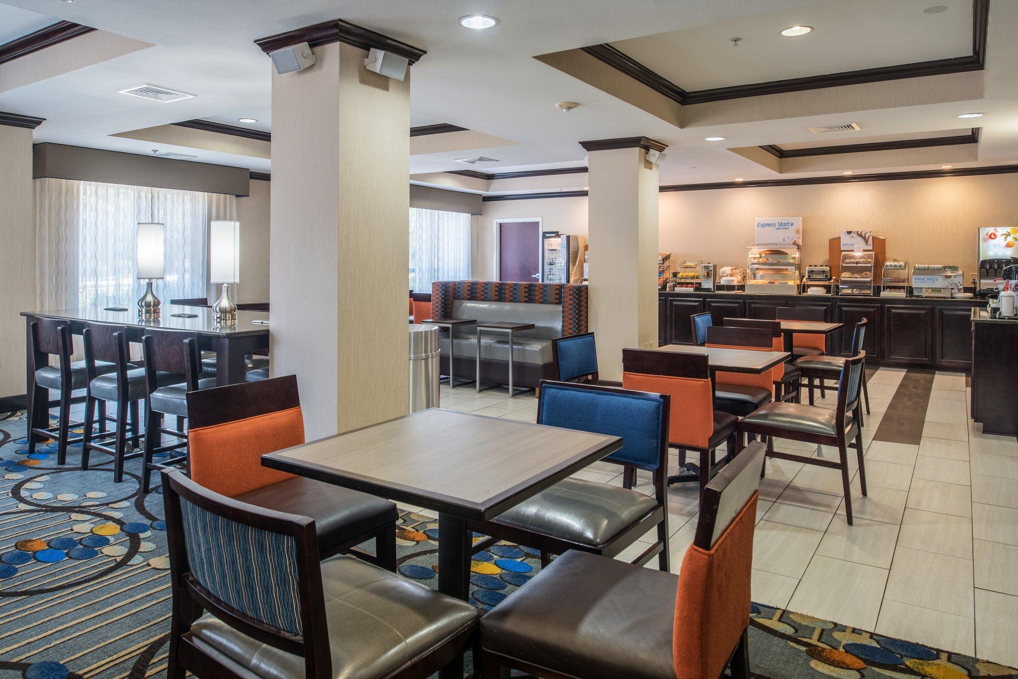 Holiday Inn Express Hotel & Suites West Monroe By Ihg Exterior photo